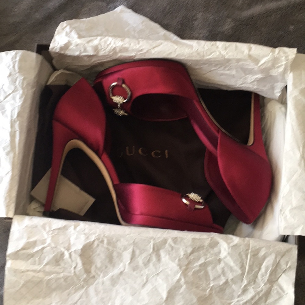 Gucci Horsebit peep-toe pumps